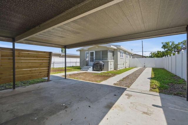 2704 W LEROY STREET, Tampa, FL 33607
