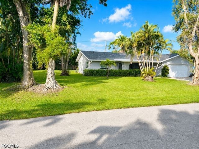 5419 Avenue E, Bokeelia, FL 33922