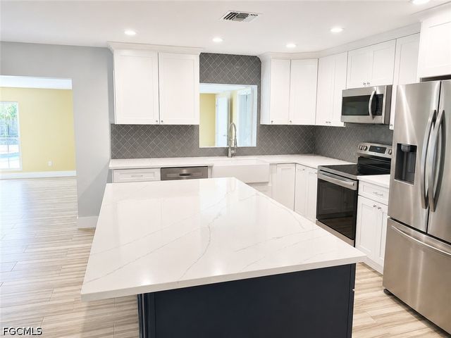 5419 Avenue E, Bokeelia, FL 33922