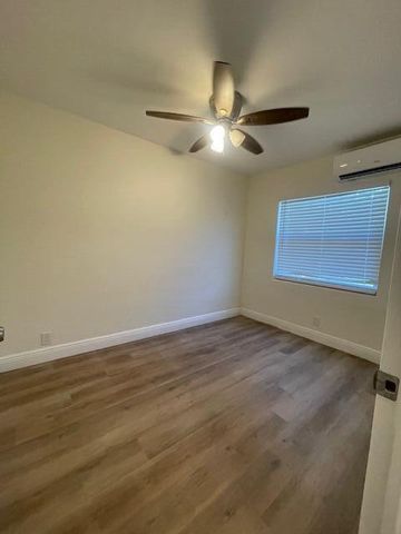 304 N Tamarind Avenue, West Palm Beach, FL 33401
