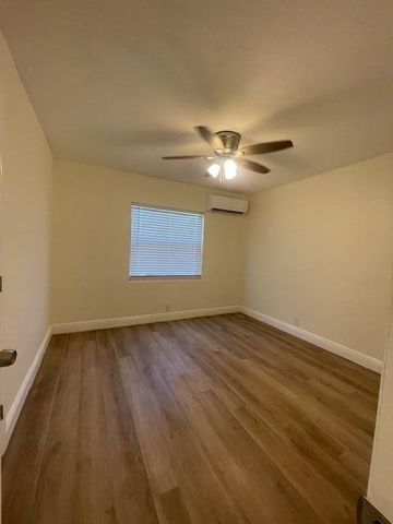 304 N Tamarind Avenue, West Palm Beach, FL 33401