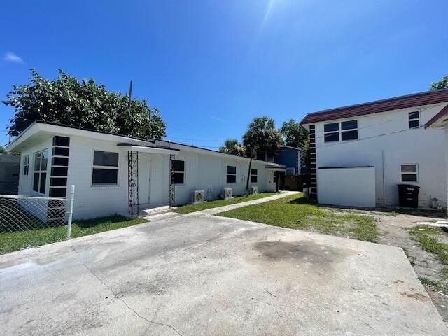 304 N Tamarind Avenue, West Palm Beach, FL 33401