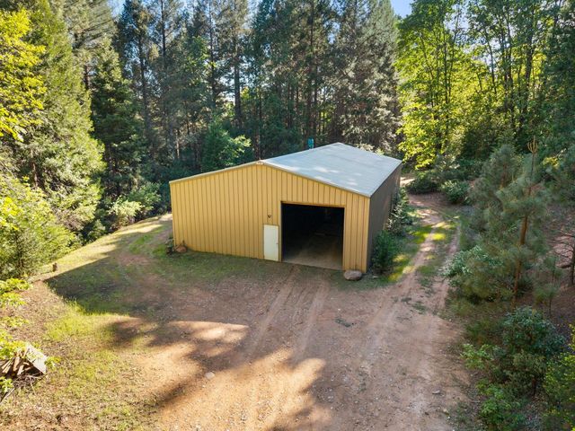 7017 Blackhawk Ln, Foresthill, CA 95631