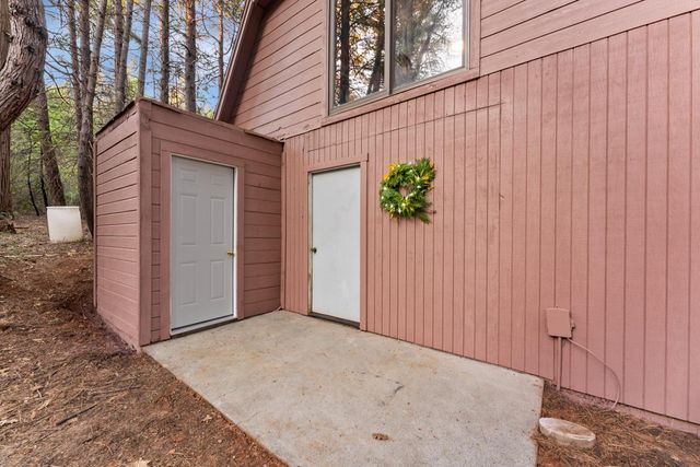 7017 Blackhawk Ln, Foresthill, CA 95631