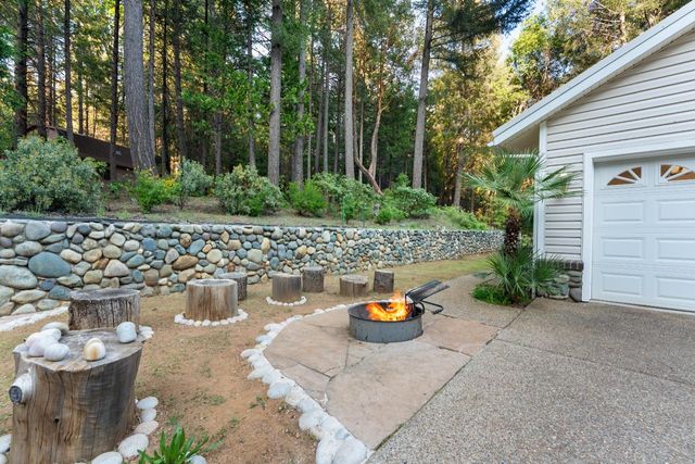7017 Blackhawk Ln, Foresthill, CA 95631