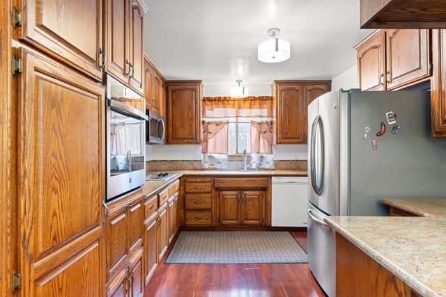 5830 Woodleigh Dr, Carmichael, CA 95608