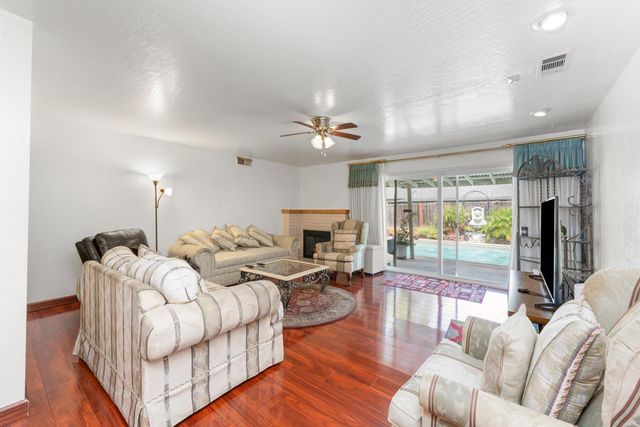 5830 Woodleigh Dr, Carmichael, CA 95608