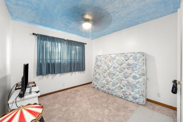 5830 Woodleigh Dr, Carmichael, CA 95608