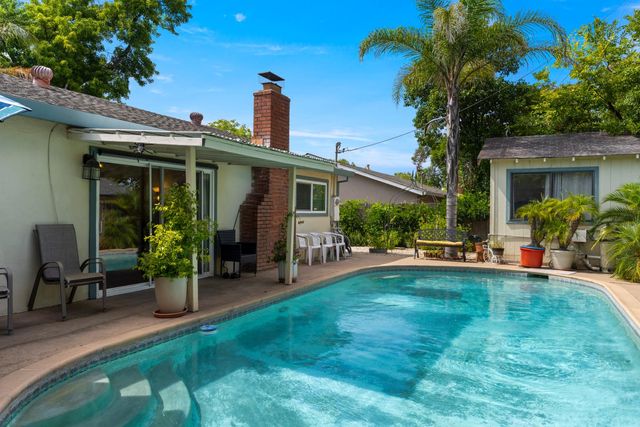 5830 Woodleigh Dr, Carmichael, CA 95608