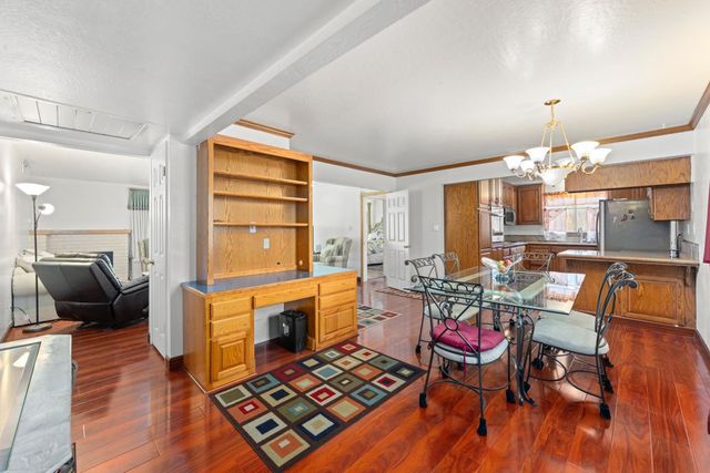 5830 Woodleigh Dr, Carmichael, CA 95608