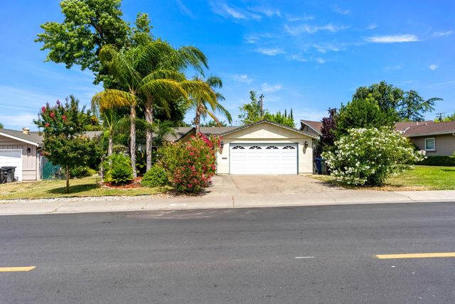 5830 Woodleigh Dr, Carmichael, CA 95608