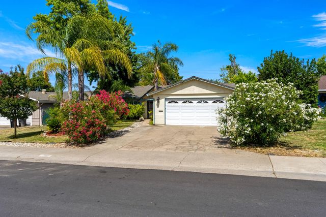 5830 Woodleigh Dr, Carmichael, CA 95608