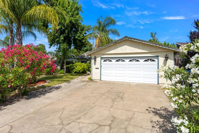 5830 Woodleigh Dr, Carmichael, CA 95608
