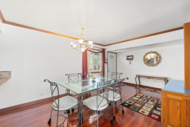 5830 Woodleigh Dr, Carmichael, CA 95608