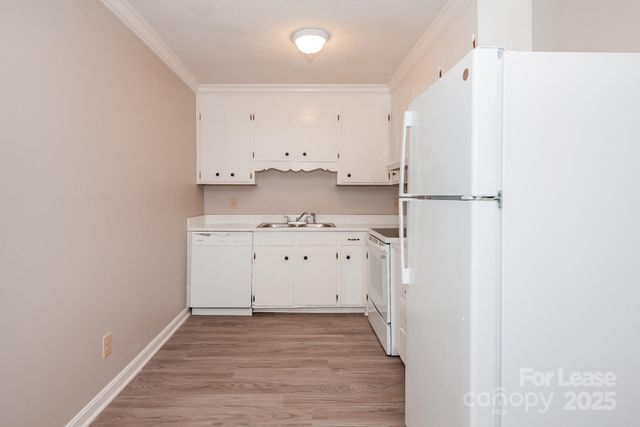 8711 Farmwood Court, Charlotte, NC 28214