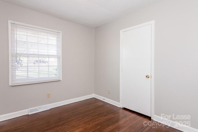 8711 Farmwood Court, Charlotte, NC 28214