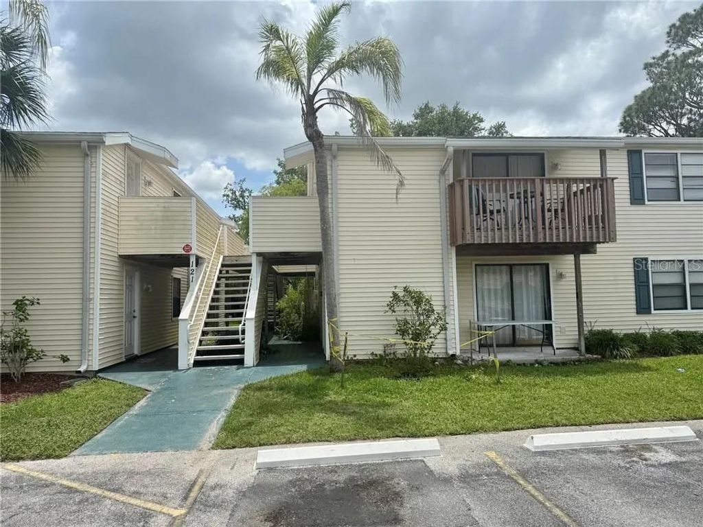 121 LOBLOLLY COURT C, Oldsmar, FL 34677