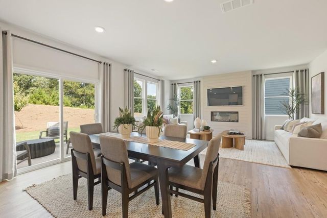 5112 Union Heights Way, Flowery Branch, GA 30542