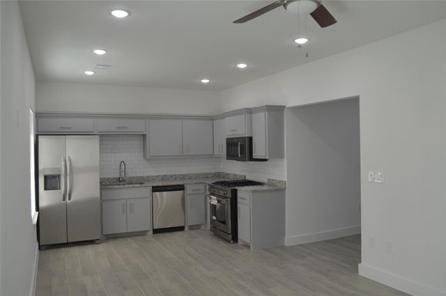 214 Basswood Dr A, Spring, TX 77386