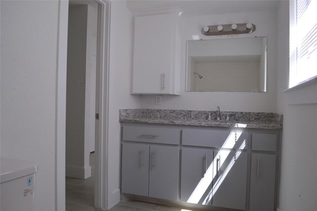 214 Basswood Dr A, Spring, TX 77386