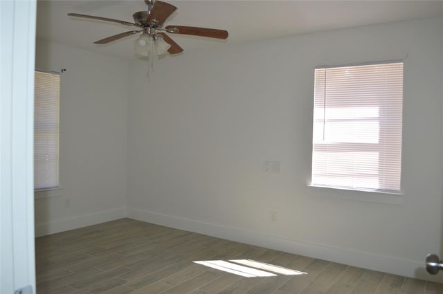 214 Basswood Dr A, Spring, TX 77386