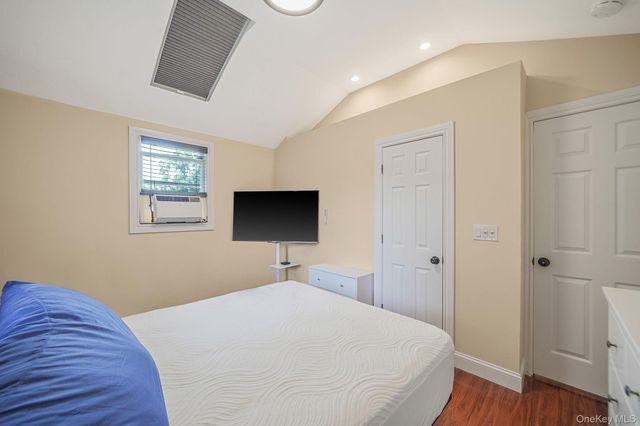 25 Cherry Lane, Wading River, NY 11792