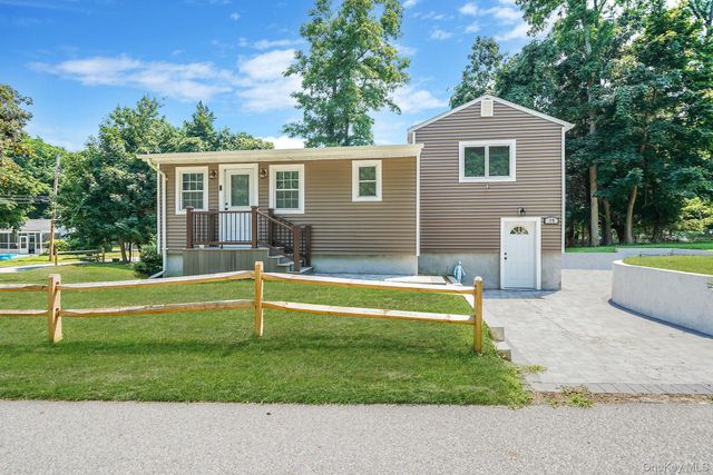 25 Cherry Lane, Wading River, NY 11792