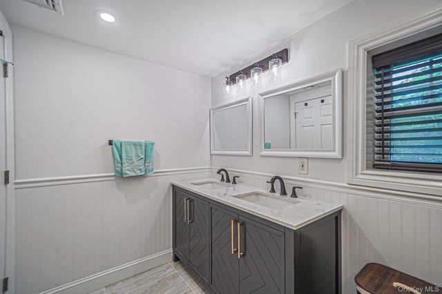 25 Cherry Lane, Wading River, NY 11792