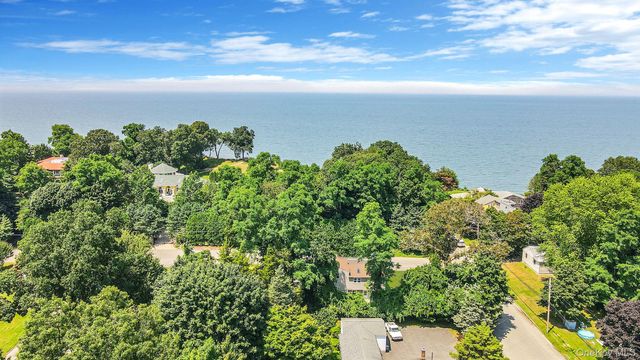 25 Cherry Lane, Wading River, NY 11792