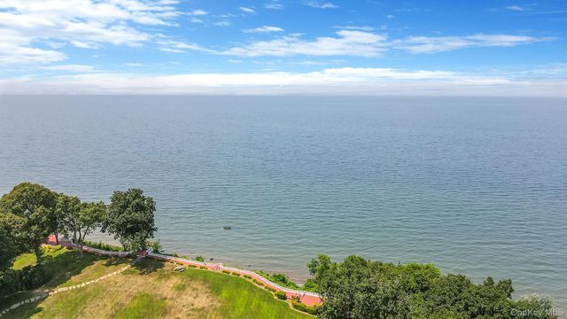 25 Cherry Lane, Wading River, NY 11792