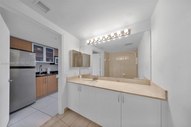 1750 N Bayshore Dr 3308, Miami, FL 33132