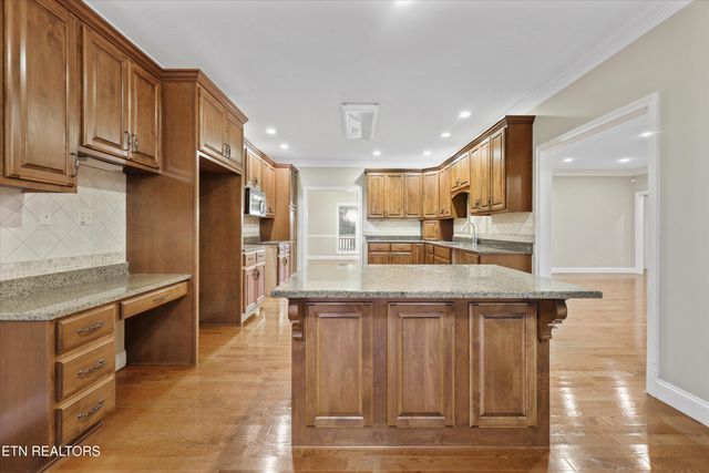 2570 Creekstone Circle, Maryville, TN 37804