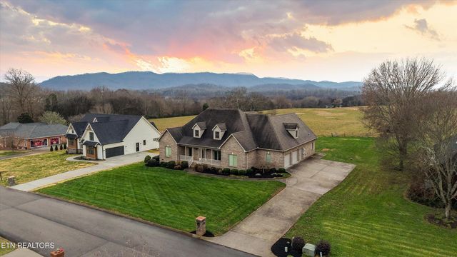 2570 Creekstone Circle, Maryville, TN 37804