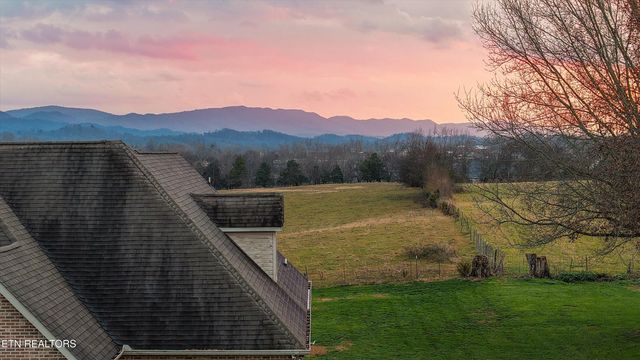 2570 Creekstone Circle, Maryville, TN 37804