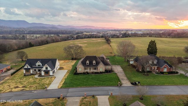 2570 Creekstone Circle, Maryville, TN 37804