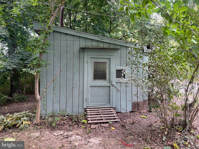 1 PUNTE LANE, Essex, MD 21221