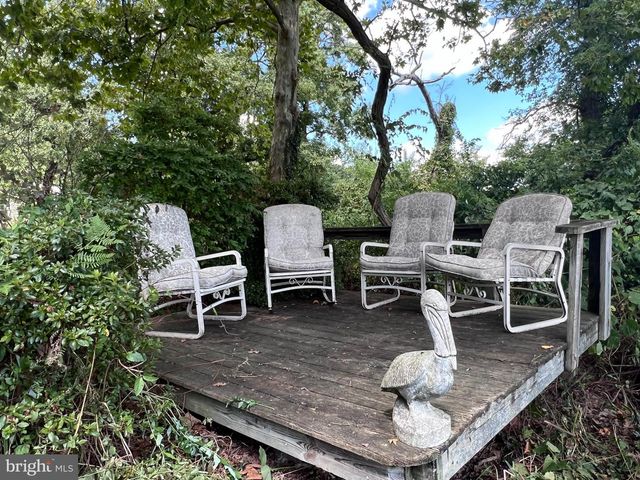 1 PUNTE LANE, Essex, MD 21221