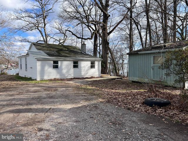 1 PUNTE LANE, Essex, MD 21221