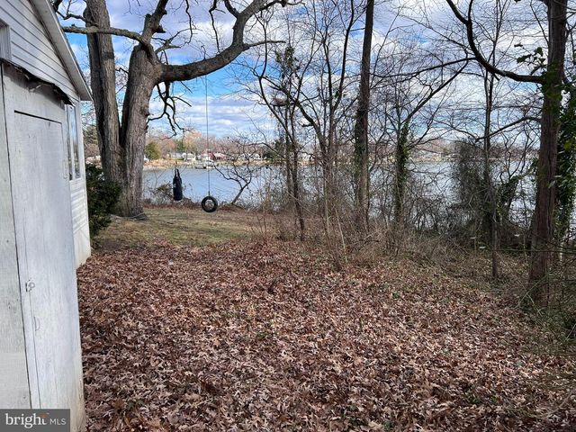 1 PUNTE LANE, Essex, MD 21221