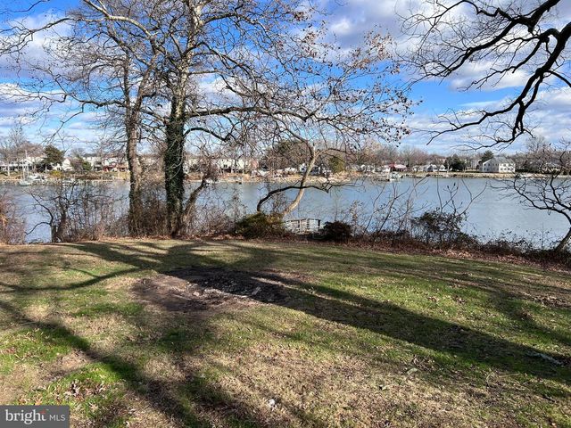 1 PUNTE LANE, Essex, MD 21221