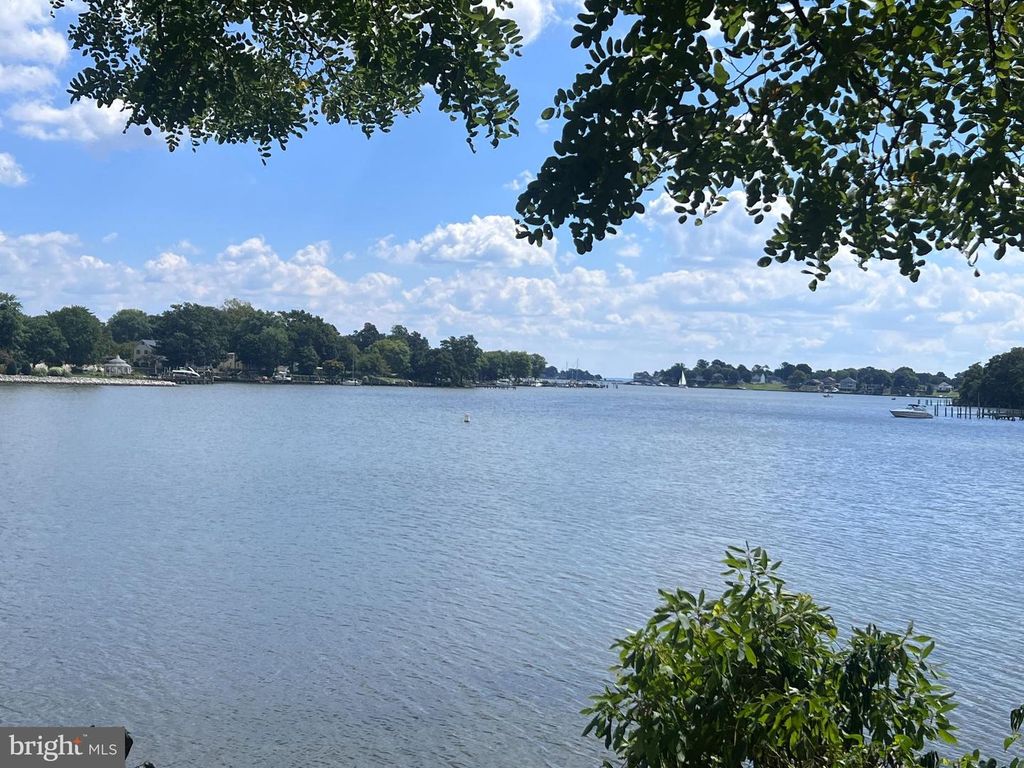 1 PUNTE LANE, Essex, MD 21221