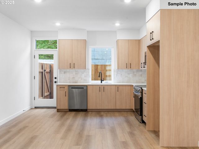 3843 N Willis Blvd 3, Portland, OR 97217