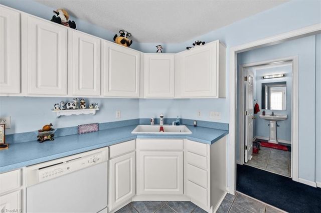 168 Forest Park Drive, Thomasville, NC 27360