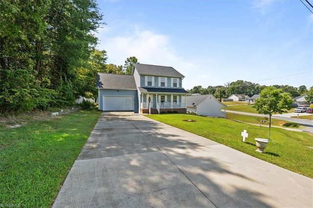 168 Forest Park Drive, Thomasville, NC 27360