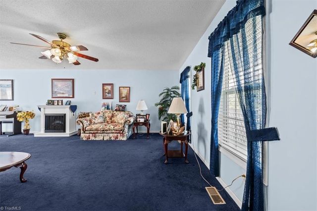 168 Forest Park Drive, Thomasville, NC 27360