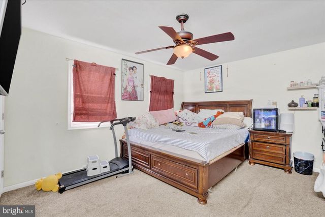 2455 WOODMONT DR, York, PA 17404