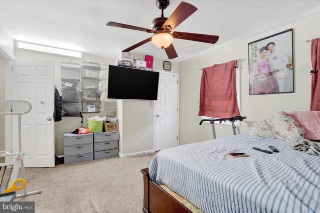 2455 WOODMONT DR, York, PA 17404