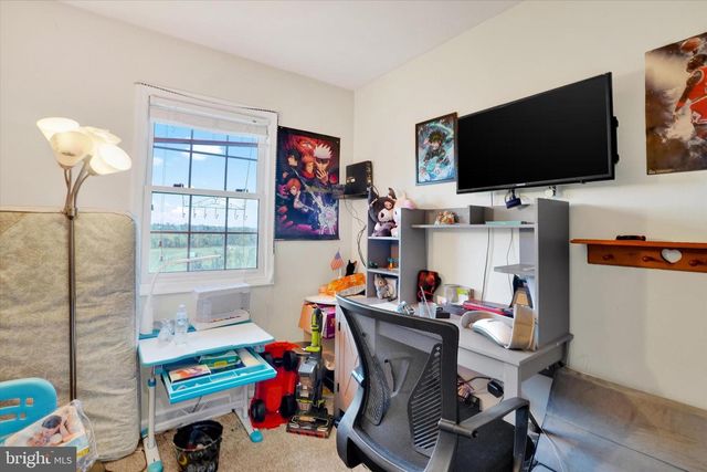 2455 WOODMONT DR, York, PA 17404