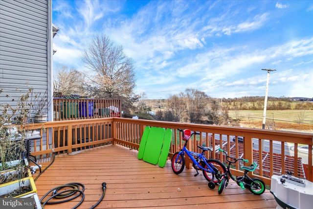 2455 WOODMONT DR, York, PA 17404