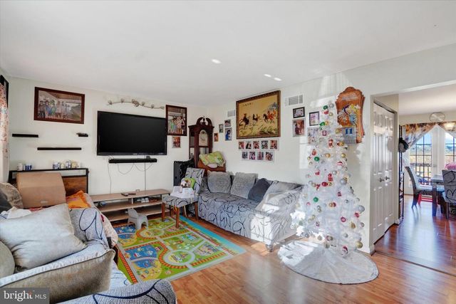 2455 WOODMONT DR, York, PA 17404